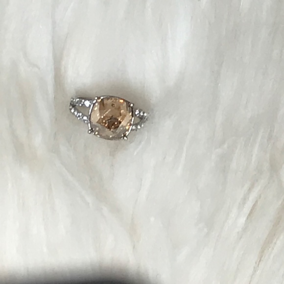 Silver Tone Women’s Ring With Swarovski Crystals & Large Swarovski Centre Stone - Picture 7 of 7